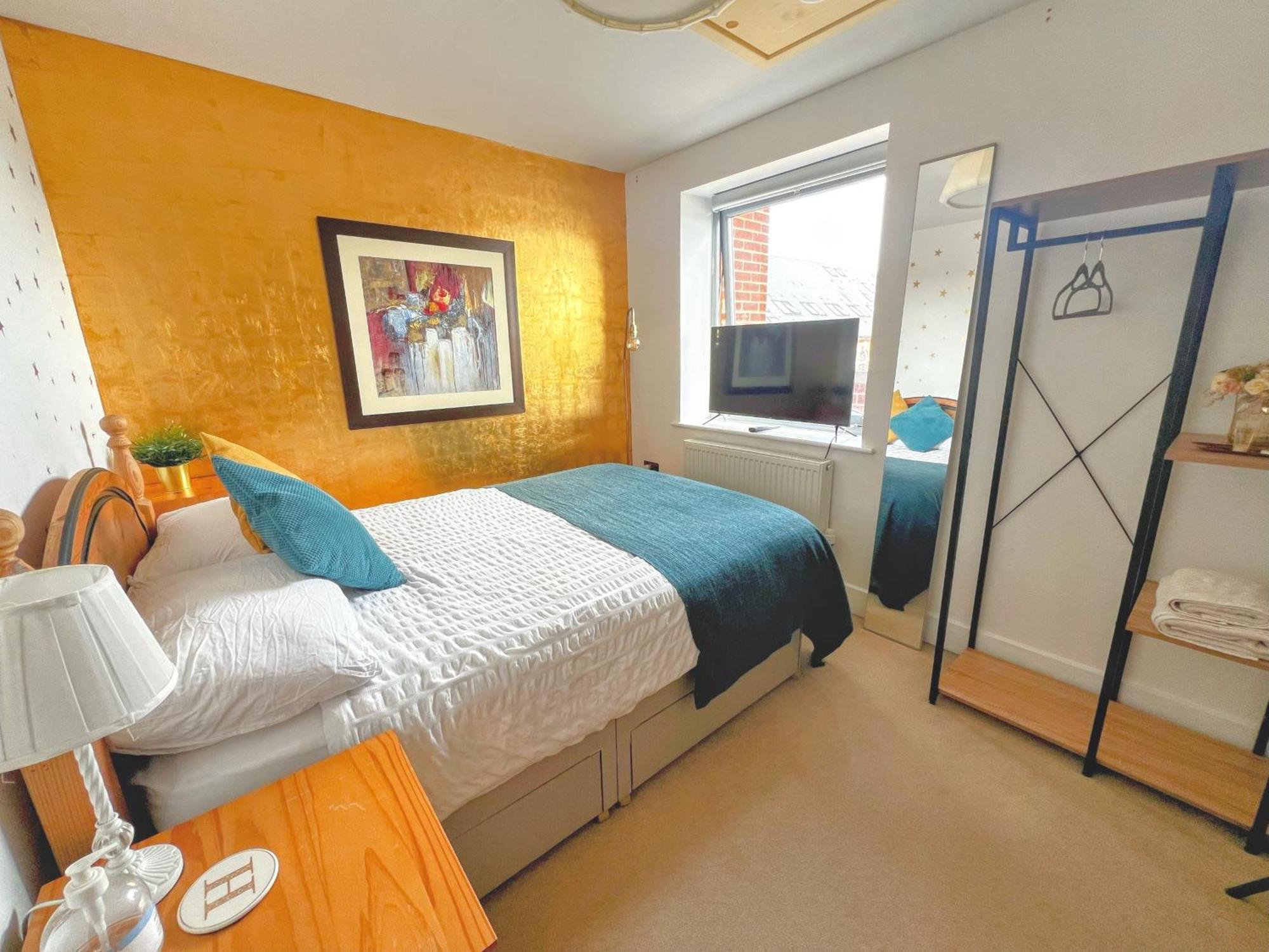 Gold Penthouse Room 5Min To Basingstoke Hospital Exterior foto